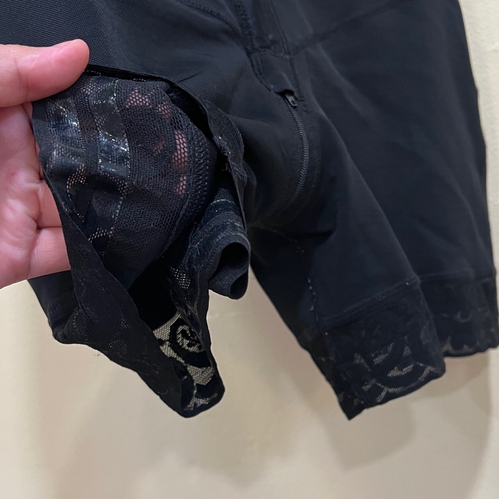 Black Full-Body Shapewear Romper - Picture 3 of 6